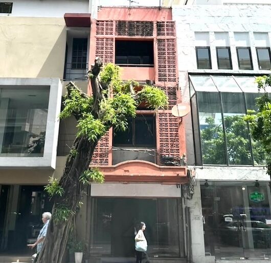 BH3909 ให้เช่าอาคารพาณิชย์ 1 คูหา 3 ชั้น ติดถนนสุขุมวิท 41