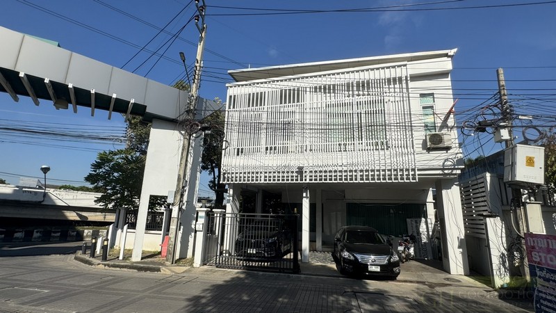 ขายโฮมออฟฟิศ ถูกสุดในย่านนี้ ติดถนนกาญจนาภิเษก นครอินทร์