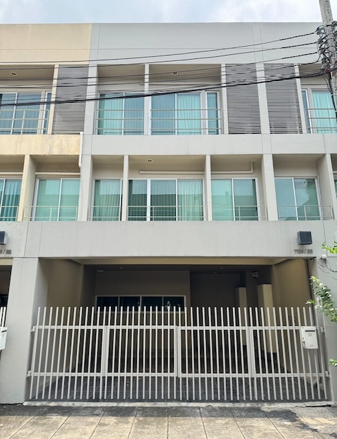 BH3915 ให้เช่าทาวน์โฮม 3 ชั้น โครงการ Noble Cube Pattanakarn พัฒน