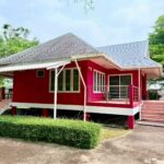ขายบ้านพร้อมที่ดินแปลงสวย ทำเลทอง ติดถนนใหญ่ จังหวัดเชียงราย
