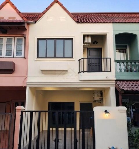 ขายทาวน์โฮม 2 ชั้น รีโนเวทใหม่ หมู่บ้านปรีชา 8 หัวหมาก27 พร้อมเข้