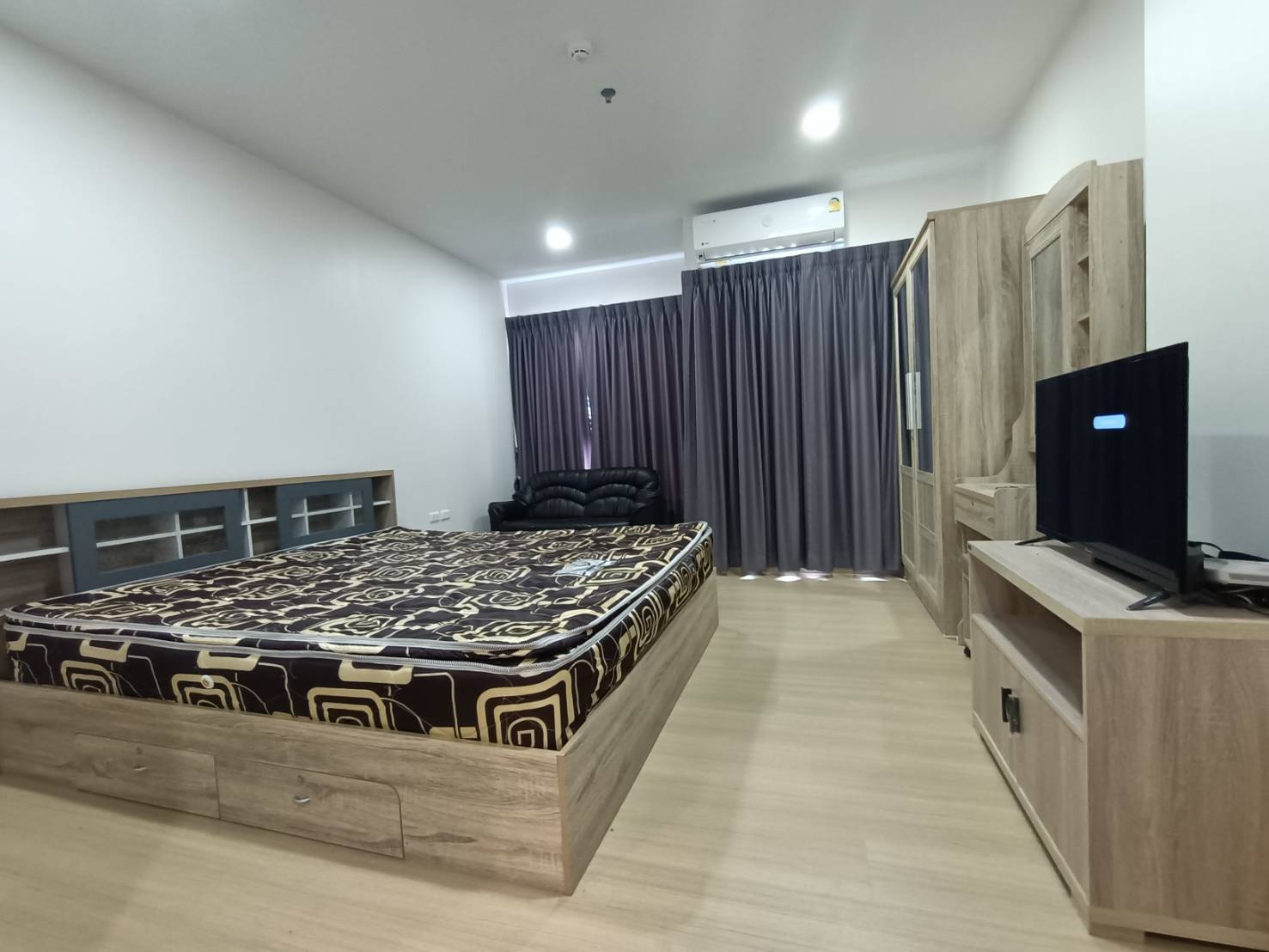 ให้เช่าห้อง ศุภาลัย ปาร์ค ตลาดพลู studio 28ตรม. มีเครื่องซักผ้า