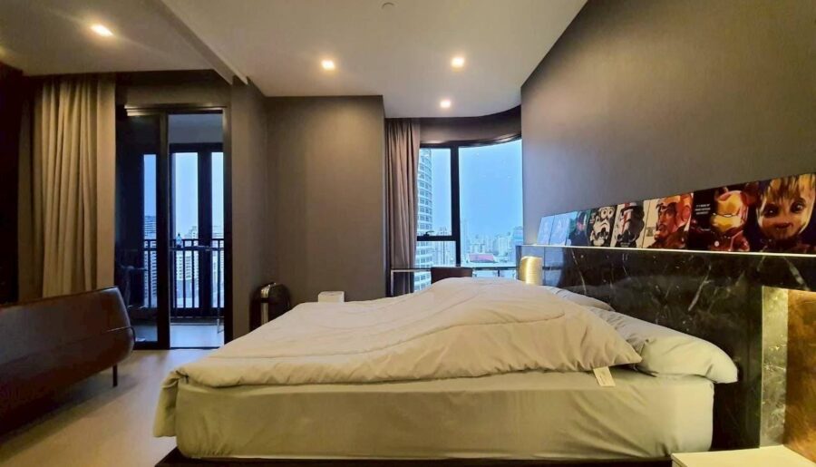Ashton 19th floor nice