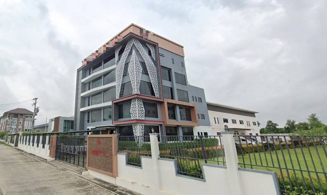 ขาย อาคารสำนักงาน 5 ชั้น ซอยหทัยราษฎร์ 61 พร้อมโรงงาน 2 ชั้น