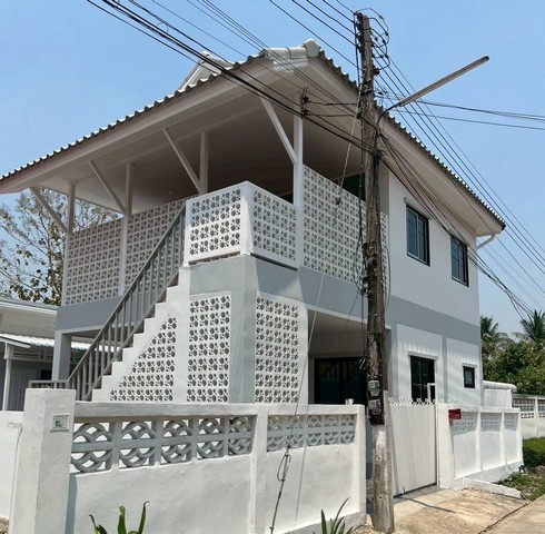 ขายบ้านพร้อมที่ดินจำนวน 2 หลัง บ้านสันเหนือ ซอย 5 ข้างวัดสันกำแพง