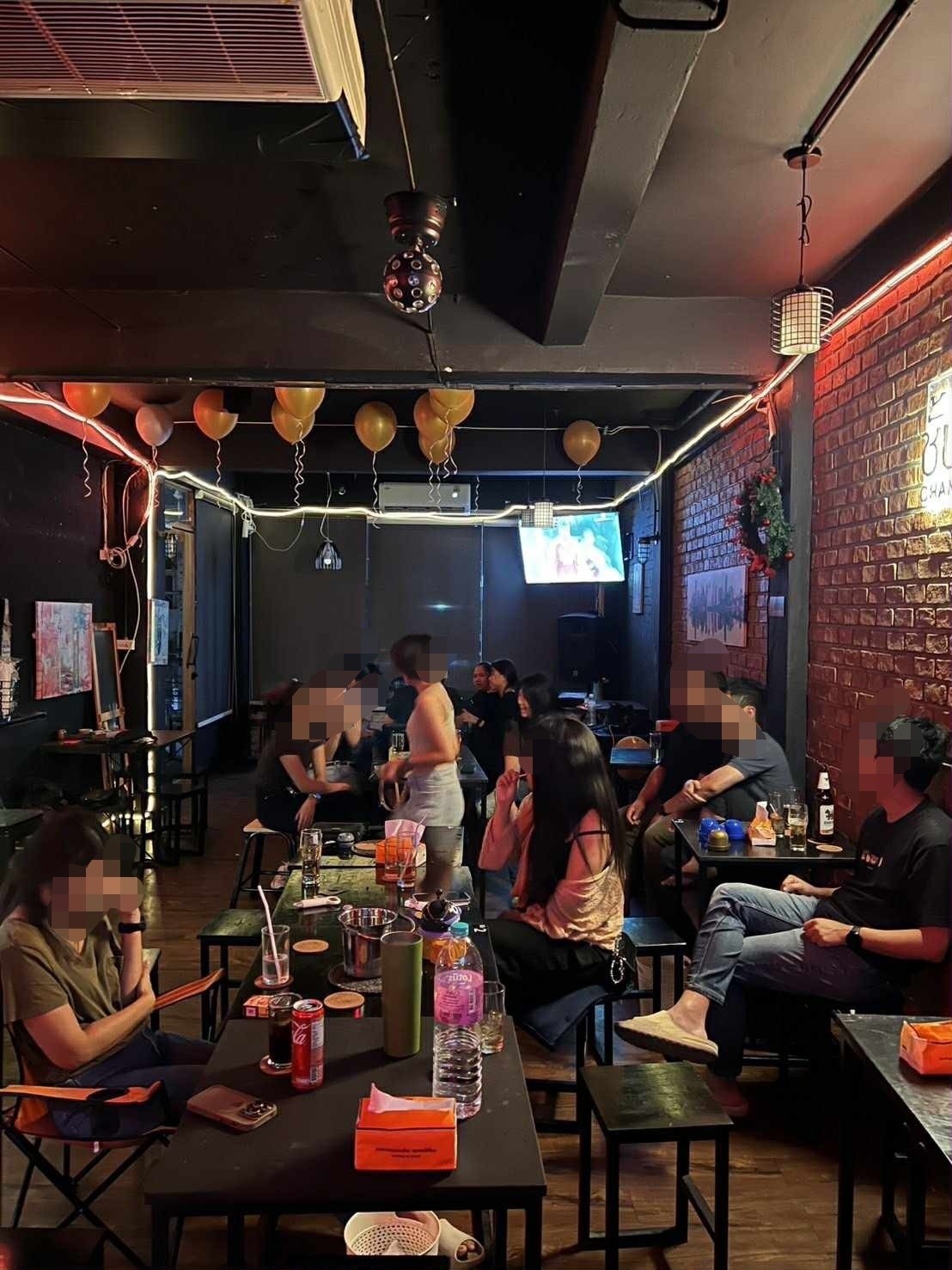 เซ้งร้านชั้น2 ห้วยขวาง เหม่งจ๋าย ติดริมถนนใหญ่ จอดรถหน้าร้านได้
