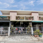 ทาวน์เฮ้าส์ 2 ชั้น เยื้อง โรงเรียน วัฒนาวิทยาคม ปากช่อง นครราชสีม