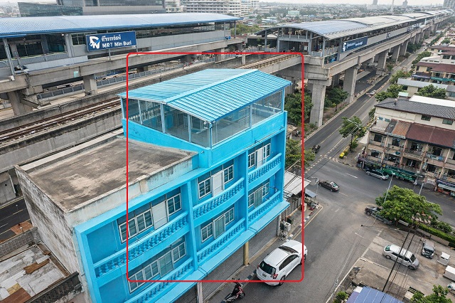 ใกล้ MRTมีนบุรี 800 ม. MRTเศรษฐบุตรบำเพ็ญ อาคารพาณิชย์ 4 ชั้น