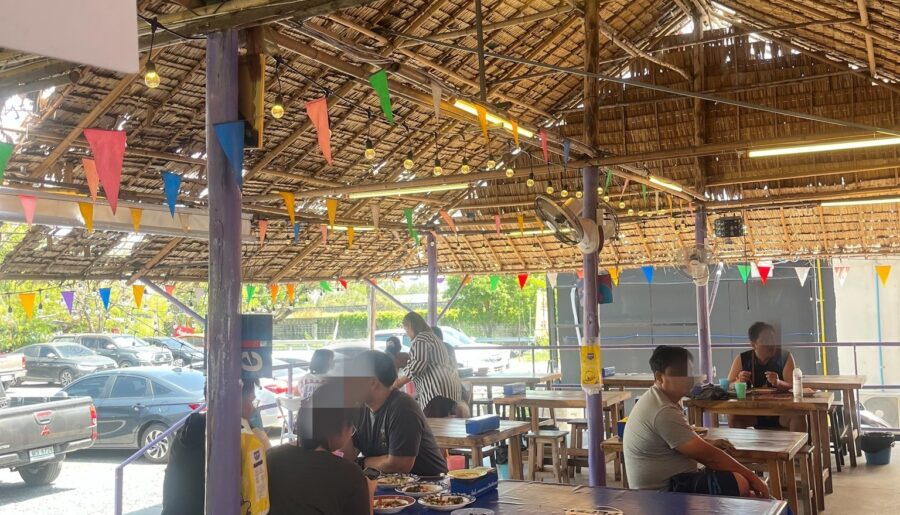 เซ้งด่วนร้านอาหาร ถนนพระยาสุเรนทร์ คลองสามวา ที่จอดเยอะมาก มีห้อง