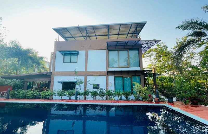 ขายที่ดิน 3 แปลง พร้อมบ้าน ประชาอุทิศ 90