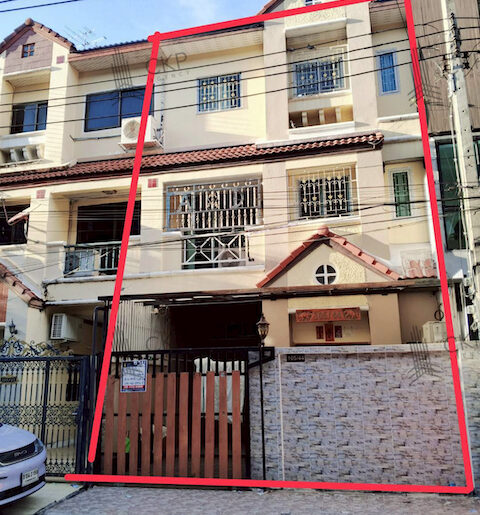 ขาย ทาวน์โฮม 3 ชั้น ใกล้ห้างสรรพสินค้าและตลาดหลายแห่ง | รหัส 9330