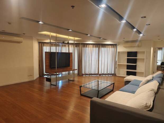 Spacious Modern 3BR Condo with Stylish Interior & Large Living Ar