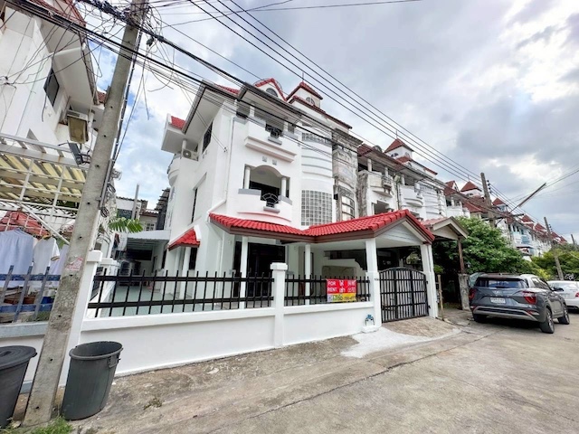BH3953 ให้เช่าบ้านสุขุมวิท 101/1 บ้านแฝด 4 ชั้น หมู่บ้าน Home Ave