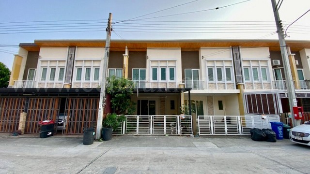 ขายและให้เช่า ทาวน์โฮม โกลเด้น ทาวน์ ชัยพฤกษ์ – วงแหวน