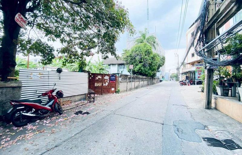 ขายที่ดินเปล่า ถมแล้ว ทำเลดี ซอยอินทามระ 41 (ดินแดง) ราคาดีทำเลดี