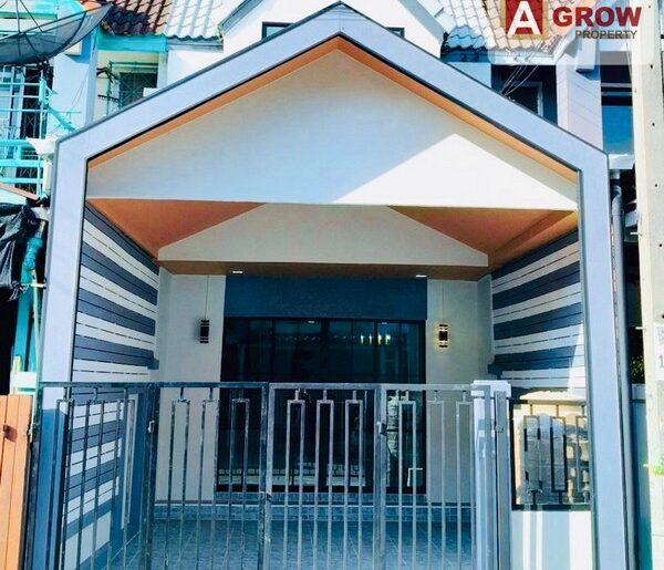 หมู่บ้านพูนสินธานี 3 เคหะร่มเกล้า64 รีโนเวทใหม่ ตกแต่งพร้อมอยู่