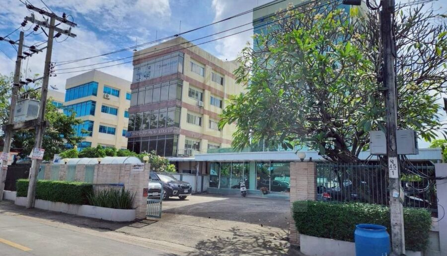 ขายอาคารสำนักงาน 5 ชั้น คุ้มมาก ซอยนวลจันทร์ 36 – นวมินทร์ 163