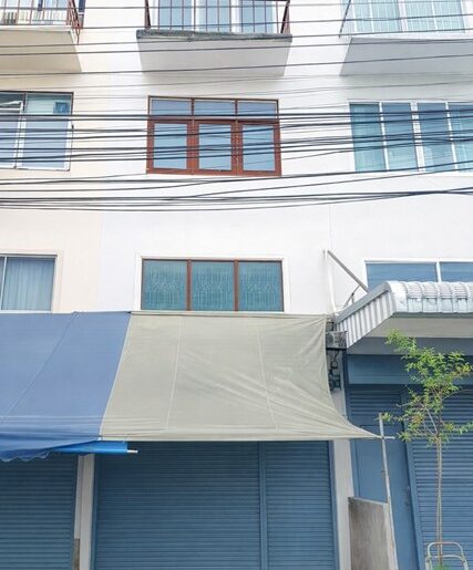 BTS ทองหล่อ อาคาร 4ชั้น สุขุมวิท45-53 รพ.สมิติเวช สุขุมวิท 600 ม.