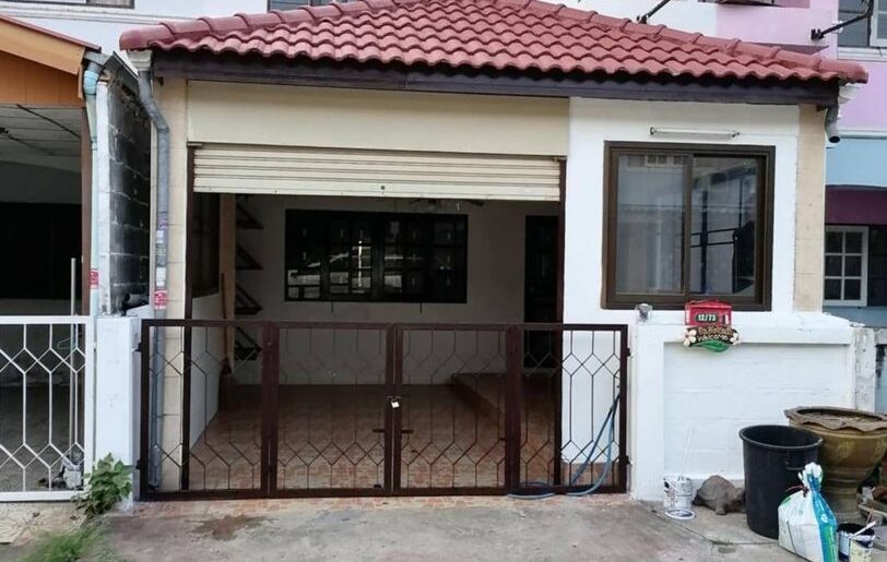 ขายทาวน์เฮ้าส์ 2 ชั้น รีโนเวทใหม่ โครงการหมู่บ้านณัฐวรรณ เขตหนองจ