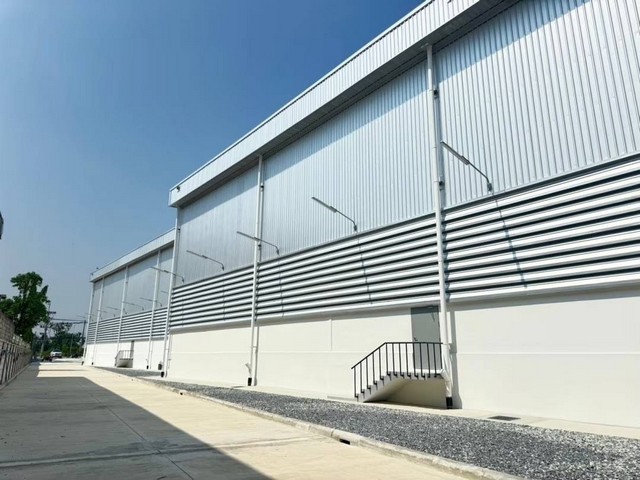 ให้เช่าโกดังพานทองชลบุรี ขนาด 3,771 ตารางเมตรพร้อมออฟฟิศ 2 ชั้น