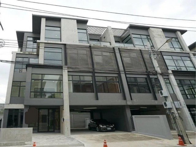 ให้เช่าสำนักงาน 4 ชั้น 460 ตรม. ดิสทริค-ศรีวรา ทาวน์อินทาวน์ เลีย
