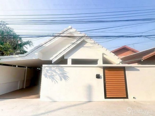P2177 ขาย บ้านรีโนเวท 2 ชั้น หมู่บ้านสุขสบาย วิลล่า พัทยา