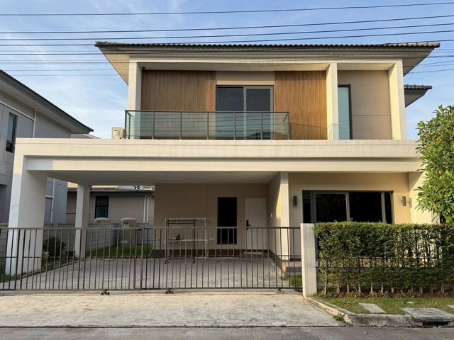 4 ห้องนอน 5 ห้องน้ำ Centro พุทธบูชา – พระราม 2