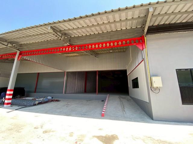 ให้เช่าโกดังยกสูง ถนนศรีนครินทร์-หนามแดง รถเทเลอร์เข้า-ออกได้