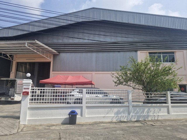 พื้นที่สีม่วง ติดถนนแพรกษาโกดัง 692 ตร.ม. รับน้ำหนักได้ 3 ตัน