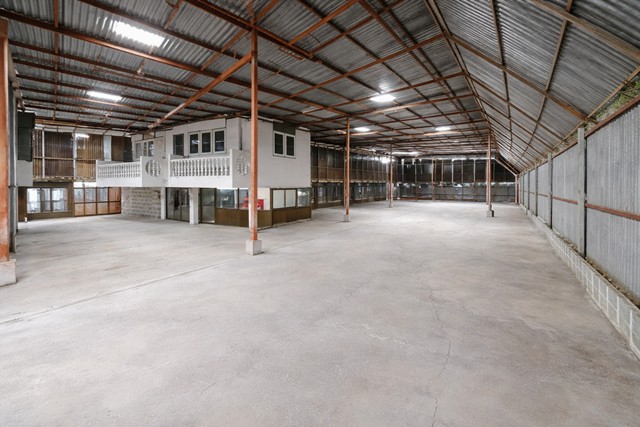 ให้เช่าโกดัง 900ตร.ม. 4นอน รถสิบล้อได้ ถูกที่สุดในโลก ตรมละ 35 บ