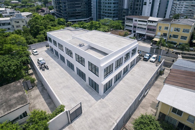 เกือบครึ่งไร่ 160ตร.วา จอดรถ8คัน Showrooms สาทร BTSสุรศักดิ์ 19