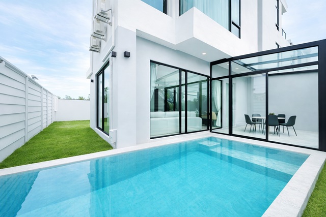 Pool Villa 3ชั้น ฟังก์ชันครบครัน 3-4นอน 4 น้ำ ARL ลาดกระบัง 900ม