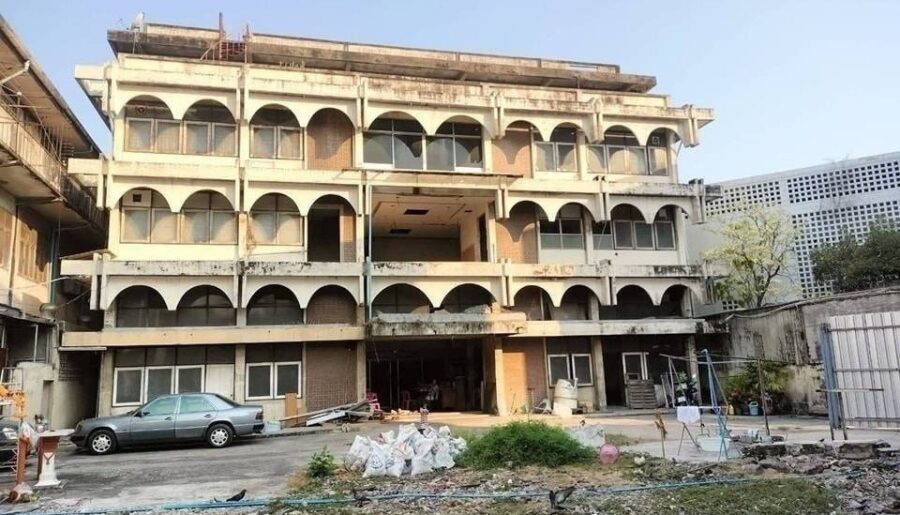 ให้เช่าถูกมาก ตึก 1/2ไร่ พร้อมอาคาร 4 ชั้น ติดสาทร ใกล้รถไฟฟ้า