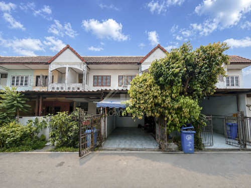 ทาวน์เฮ้าส์ 2 ชั้น หมู่บ้าน นันทิชา 2 ไทรน้อย