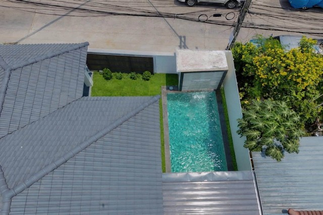 ขายพูลวิลล่ารีโนเวทใหม่ พร้อมเฟอร์นิเจอร์ หมู่บ้านพัทยารุ่งเรือ