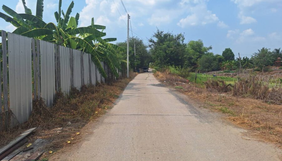 ขายที่ดินพร้อมสิ่งปลูกสร้าง 2-3-0 ไร่ หน้ากว้างติดถนน 47 เมตร