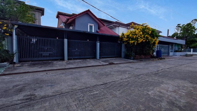 บ้านเดี่ยวสัมมากร รามคำแหง 112 ตกแต่งสวย แอร์ 8 ตัวจอดรถ 3 คัน 70