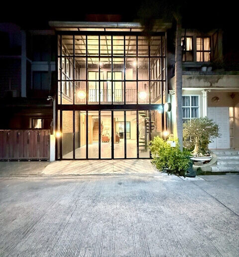 ขายทาวน์โฮม3ชั้น สไตล์ Garage House โครงการอารียา โมวา เกษตร