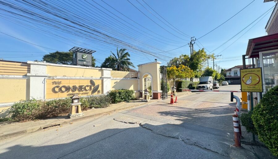 ทาวน์เฮ้าส์รีโนเวทใหม่ ใกล้เมกะบางนา ทางขึ้น-ทางลงทางด่วน