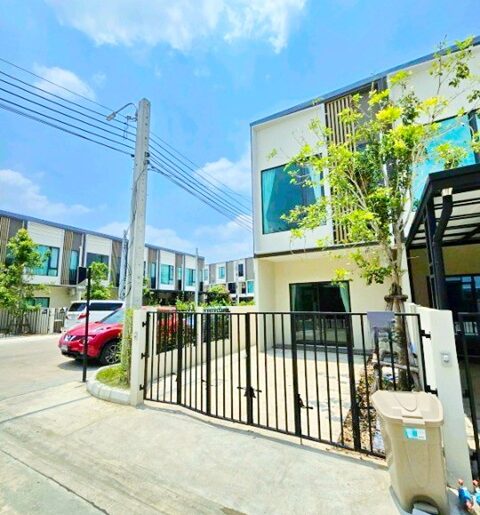 เมกาบางนา วัดคลองปลัดเปรียง สนามกอล์ฟเมืองแก้ว ทาวน์เฮ้าส์ 2ชั้น