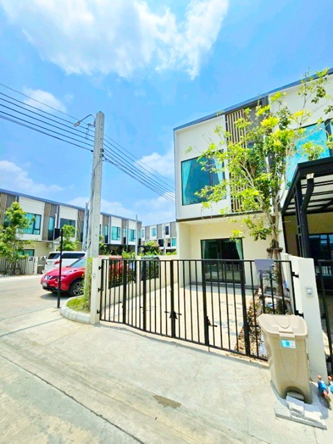 เมกาบางนา วัดคลองปลัดเปรียง สนามกอล์ฟเมืองแก้ว ทาวน์เฮ้าส์ 2ชั้น