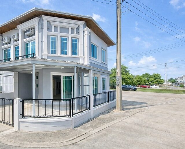 ใกล้BTS สำโรง 1.1 กม. บ้านมุม 17 ตร.ว.132 ตร.ม.ลาซาล ทำเลสุขุมวิท