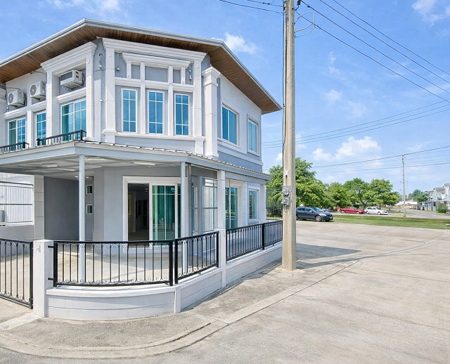 ใกล้BTS สำโรง 1.1 กม. บ้านมุม 17 ตร.ว.132 ตร.ม.ลาซาล ทำเลสุขุมวิท
