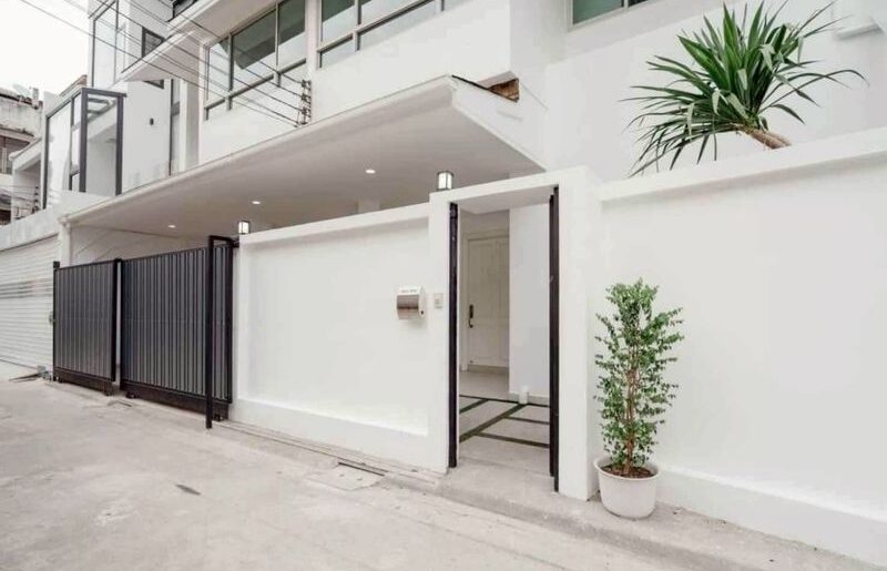 ขาย ทาวน์โฮม 3 ชั้น สุขุมวิท 15 ใจกลางอโศก