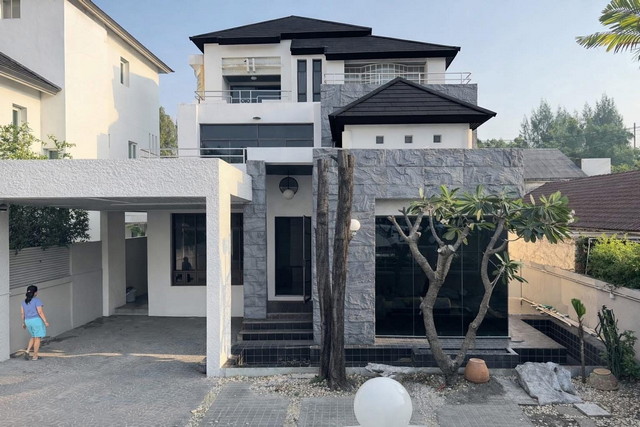 บ้านเดี่ยวพระราม9 ให้เช่าใกล้The nine 100 ตารางวา 5 นอน 3ห้องน้ำ