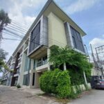 ให้เช่าบ้าน5ห้องนอนห้องมุม600ตร.ม.ย่านรามอินทราใกล้แฟชั่นไอแลนส์