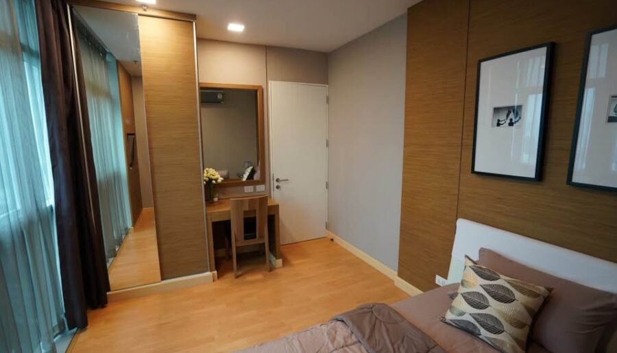 Nusasiri 42 spacious 18th floor