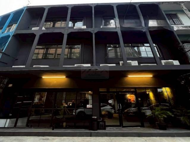 ให้เช่าอาคารพาณิชย์ 3 ชั้น 2 คูหา ถนนลาดพร้าว ใกล้ MRT พหลโยธิน