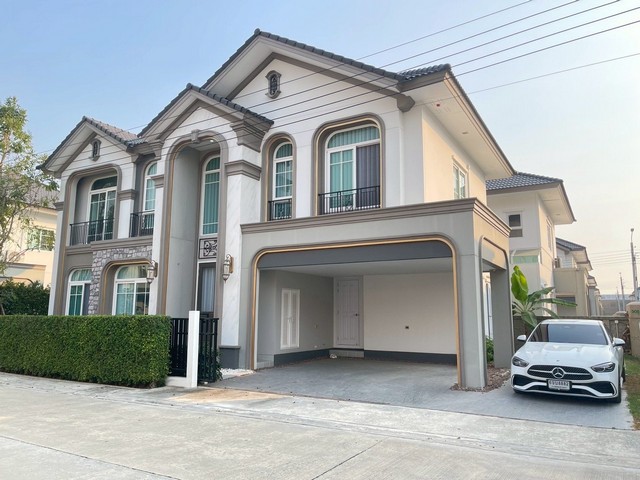 5 ห้องนอน 5 ห้องน้ำ หมู่บ้าน Grandio Bangna KM.5