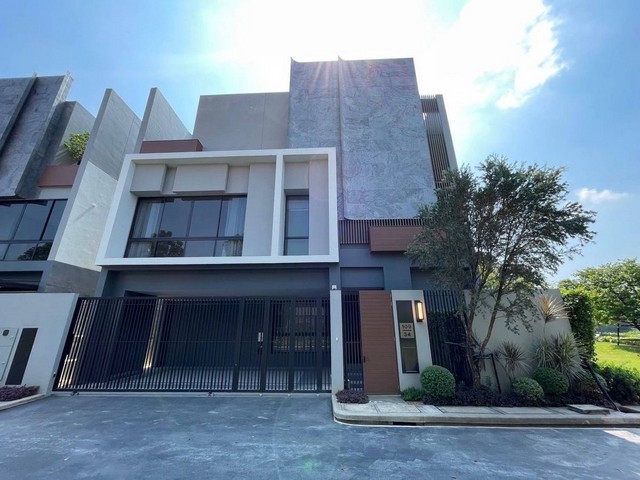 Bugaan krungthep kreetha มีลิฟท์ วิวสระว่ายน้ำ พร้อมเข้าอยู่